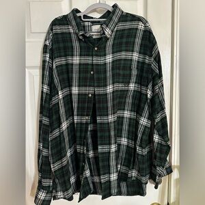 Chaps men’s flannel long sleeve shirt.